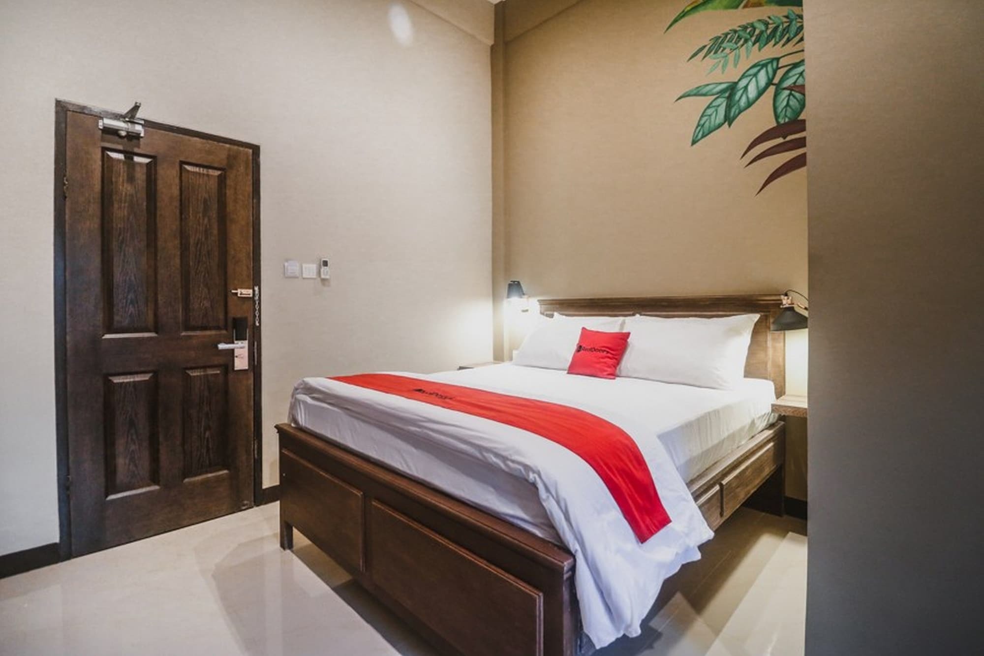 RedDoorz Plus near Mall Slipi Jaya Jakarta Bagian luar foto
